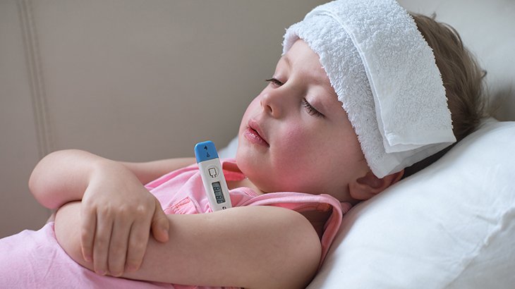 cocuklarda_gecmeyen_ates